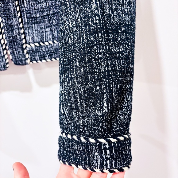 TRISTAN Short black blazer with red flowers - Picture 5 of 7